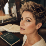 Coupe courte cheveux fins et clairsemés, pixie texturisé pour plus de volume
